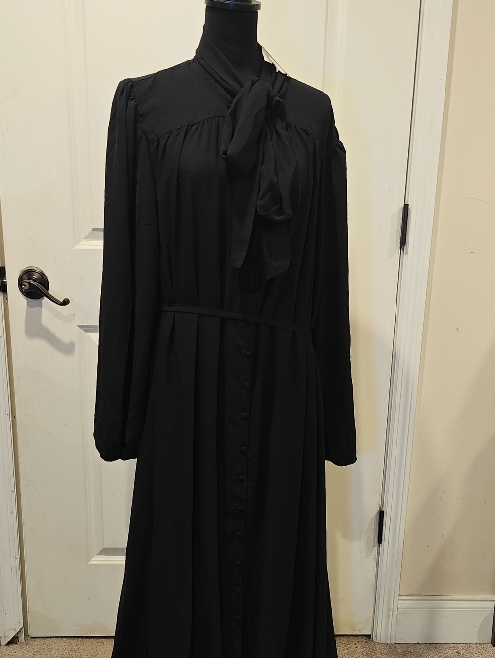 torrid Black Long-Sleeve Tie-Neck Maxi Dress